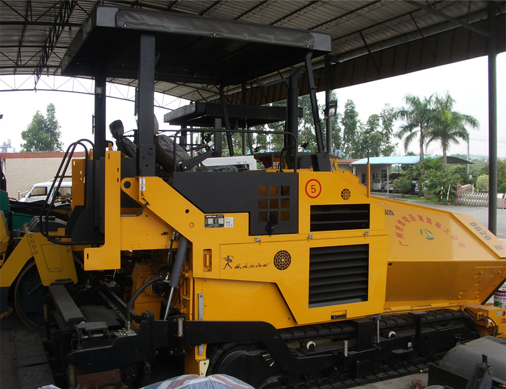 攤鋪機(jī) 8620